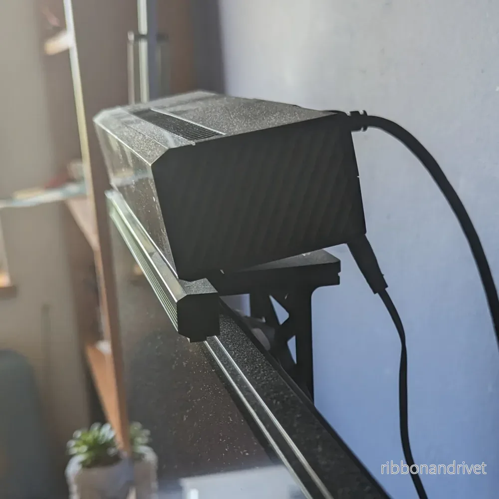 Skärmhållare för Xbox One Kinect Skärmhållare för Xbox One Kinect