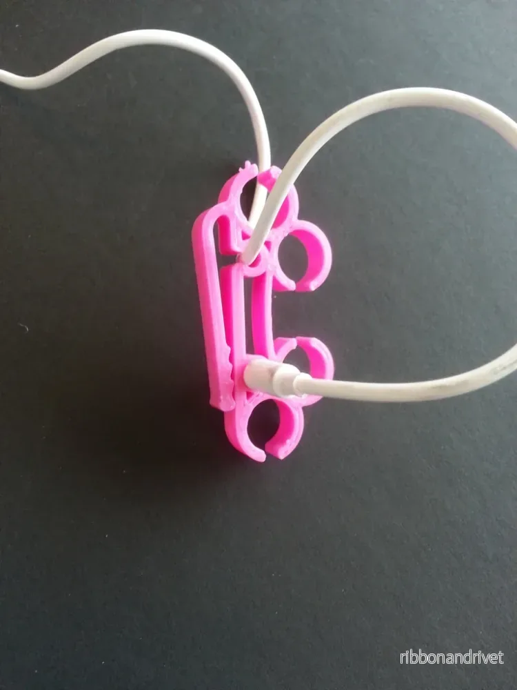 BABY KNUCKLEDUSTER Förvaring för öronproppar - Bild 2