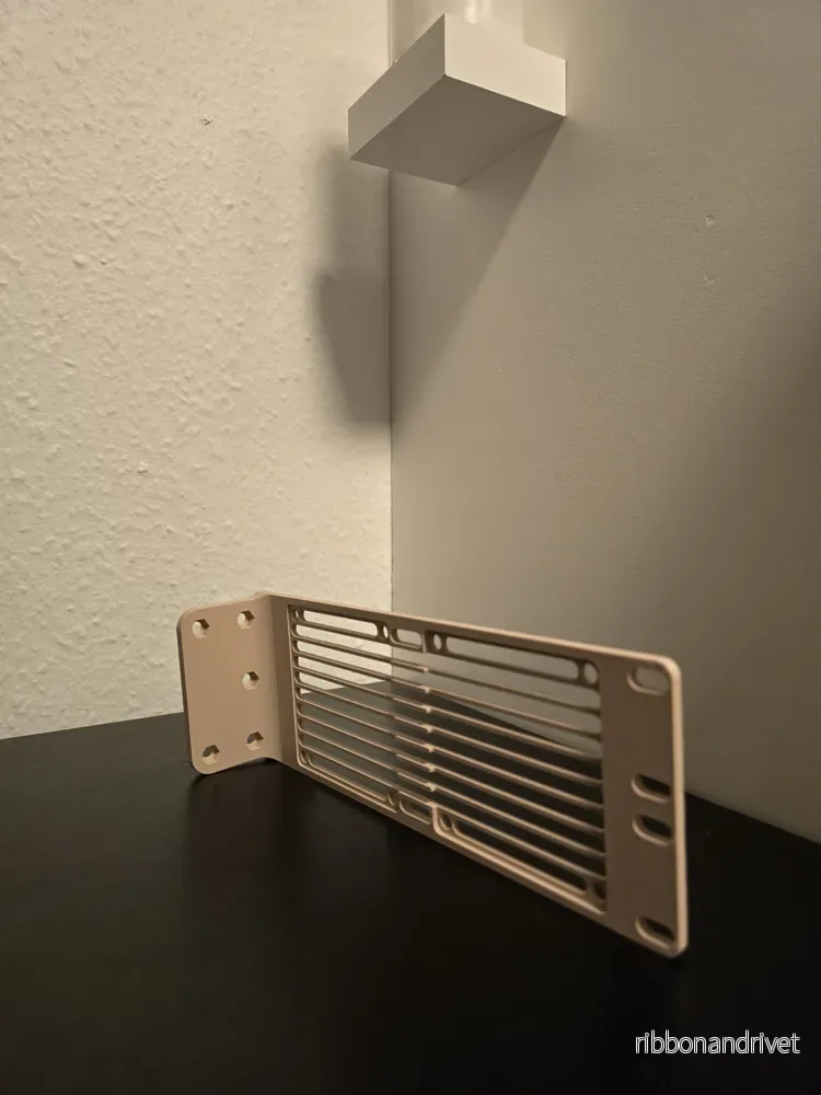 19-tums 2U blindpanel för 80mm fläkt - Bild 2