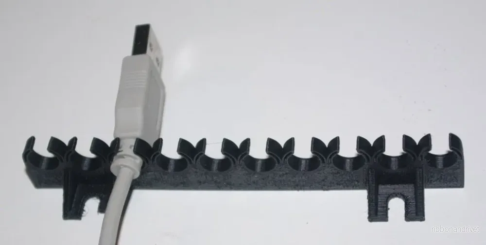 Parametrisk USB-kabelhållare - Bild 3