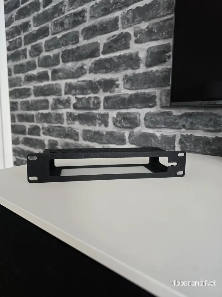 10-tums rackfäste för UniFi USW-Flex-2.5G-8 - Bild 3