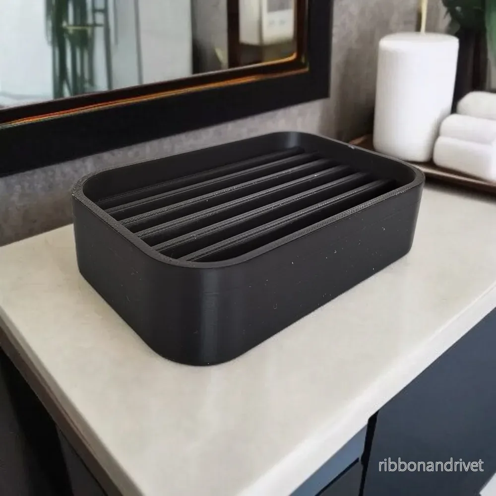 Modern tvålkopp med praktiska dräneringsribbor - Bild 2