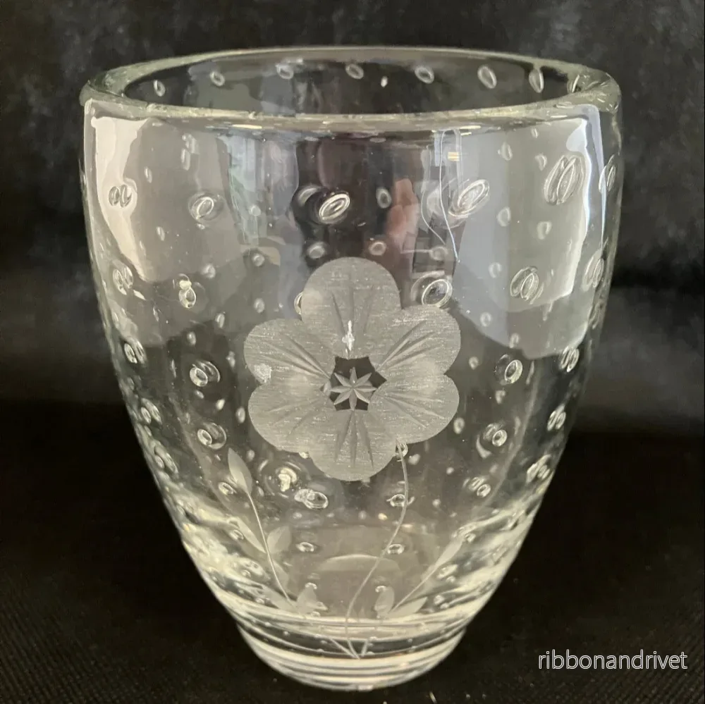 Johansfors glasvas Johansfors glasvas