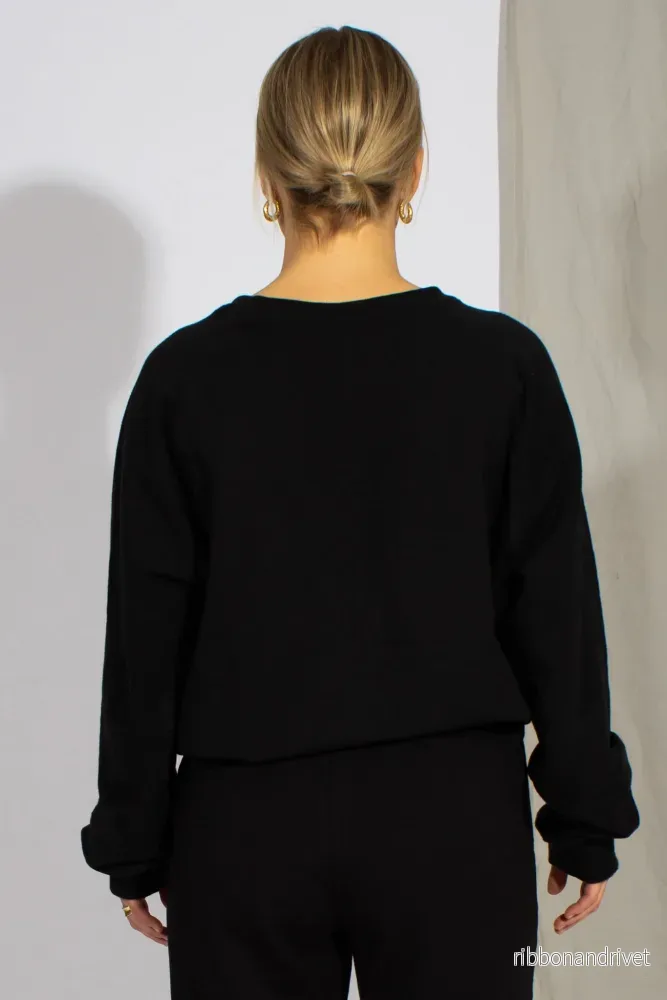 Asha Sweatshirt – Black Asha Sweatshirt – Black