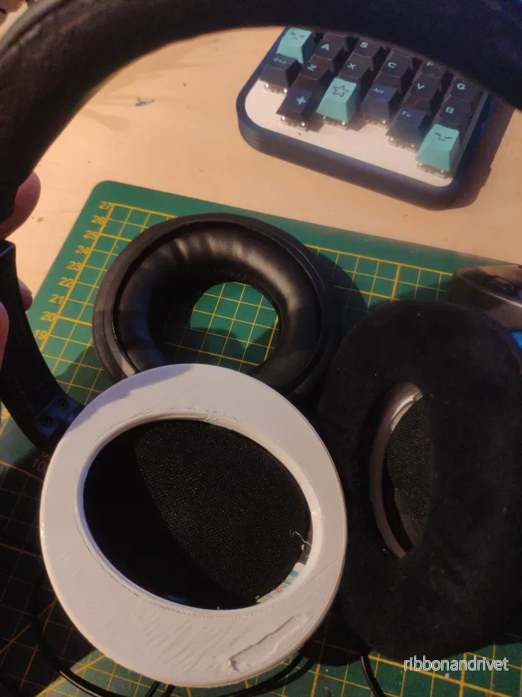 Rund skumpluggadapter för Bose QC15