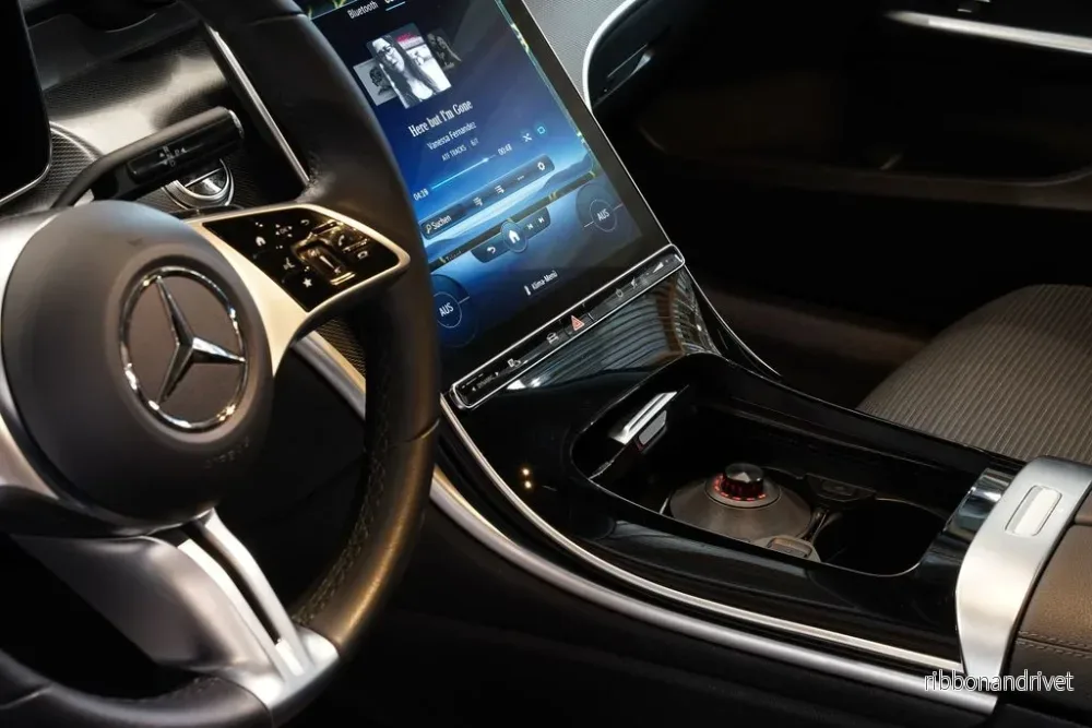 Helix Conductor mugghållarfäste för Mercedes W206 - Bild 2