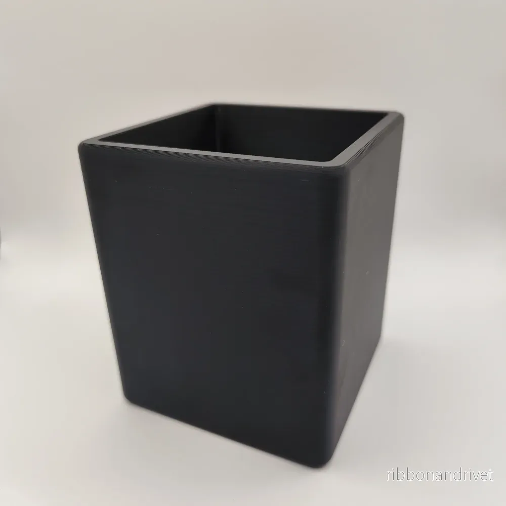 Minimalistisk hållare för köksredskap i modern design Minimalistisk hållare för köksredskap i modern design