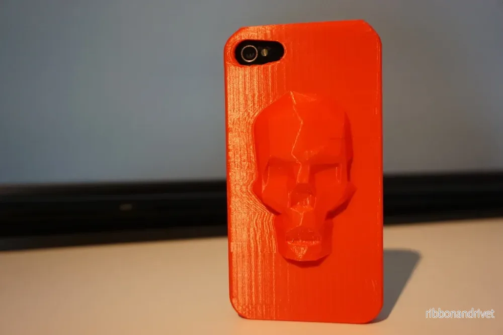 iPhone-skal med låg poly-motiv och dödskalle (för 4, 4s, 5s, 6 och 6 Plus)