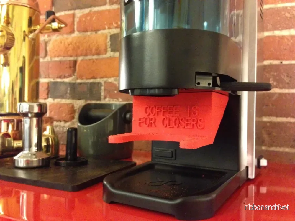 Justerbar portafiltergaffel för Rancilio Rocky espressokvarn Justerbar portafiltergaffel för Rancilio Rocky espressokvarn