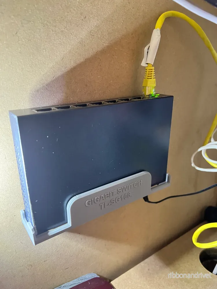 Väggfäste för TP LINK SG108 Gigabit Switch