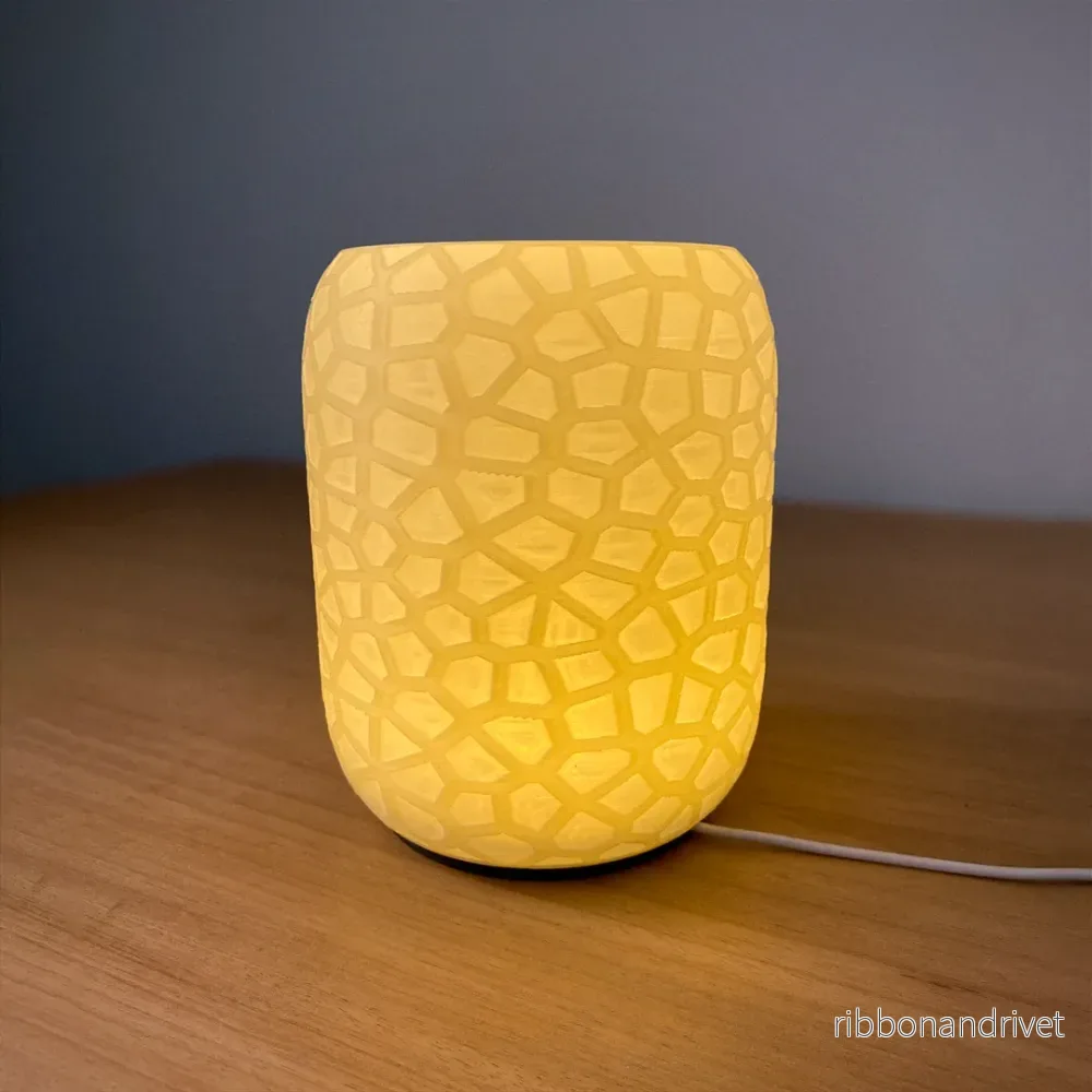 Voronoi Table Lamp