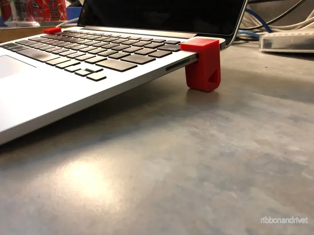 Lyftstativ för MacBook Pro Retina 13 tum för optimalt luftflöde
