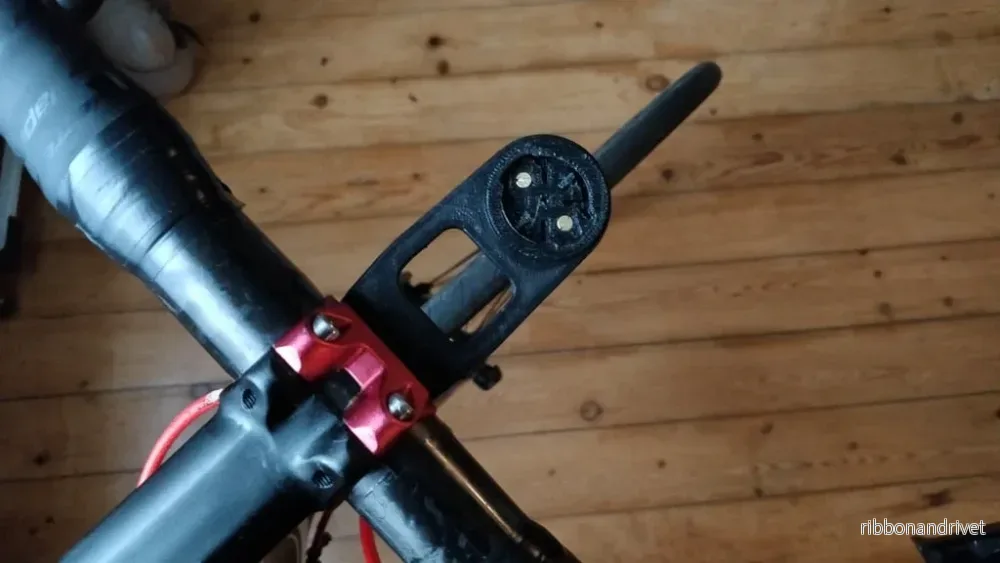 Garmin Edge GPS-fäste med alternativ för kam- och lampstöd Garmin Edge GPS-fäste med alternativ för kam- och lampstöd