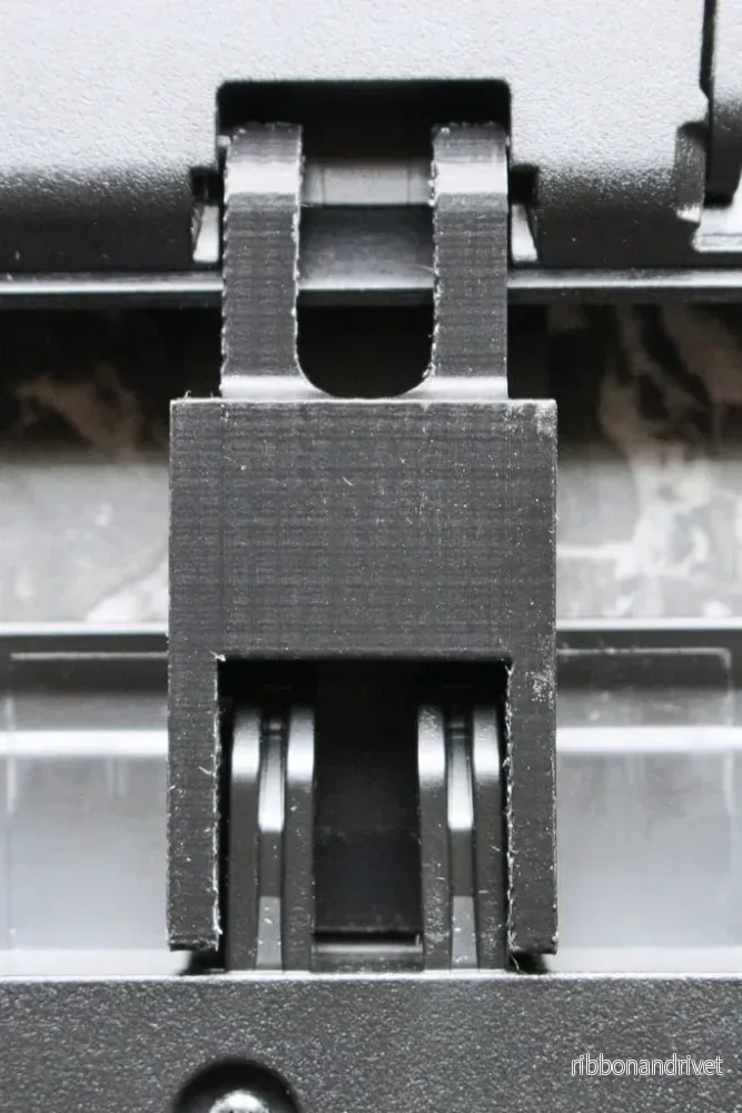 Avståndsstycke till Corsair K70 K65 handledsstöd - Bild 3