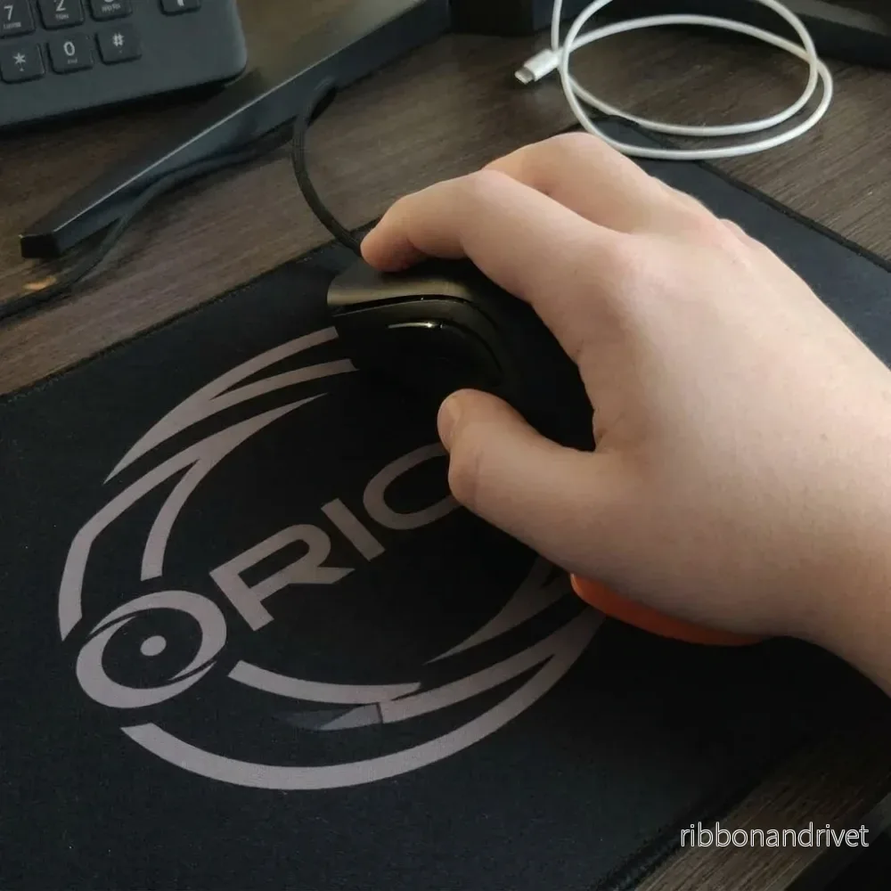 Ergonomiskt glidande handledsstöd för datormus Ergonomiskt glidande handledsstöd för datormus