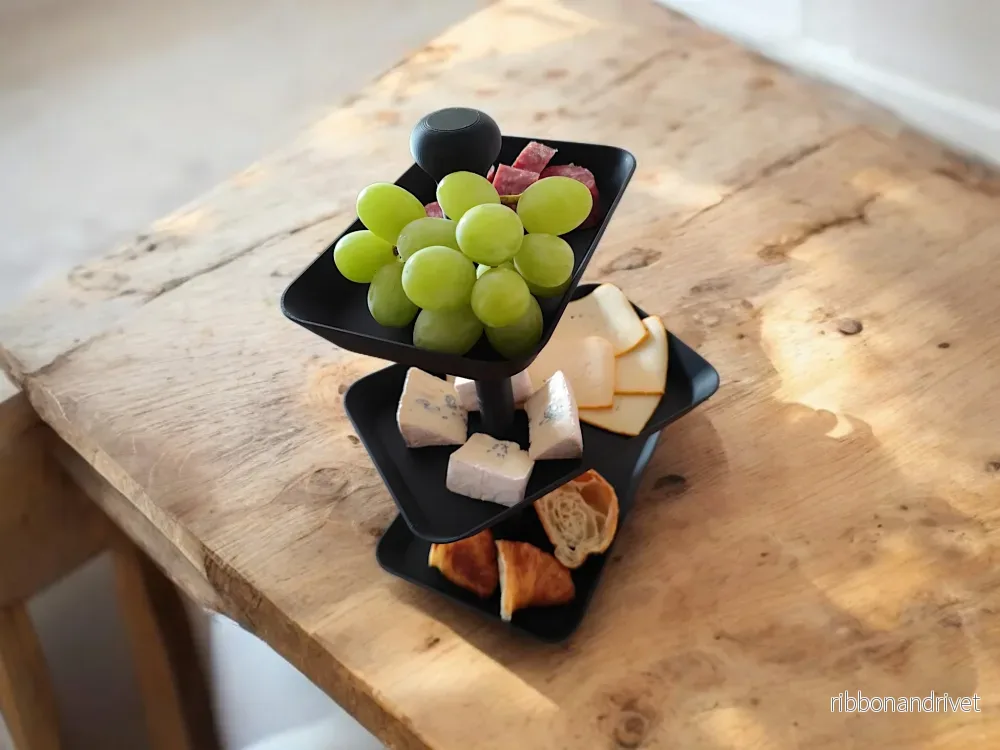 Serveringsfat i tre nivåer för snacks