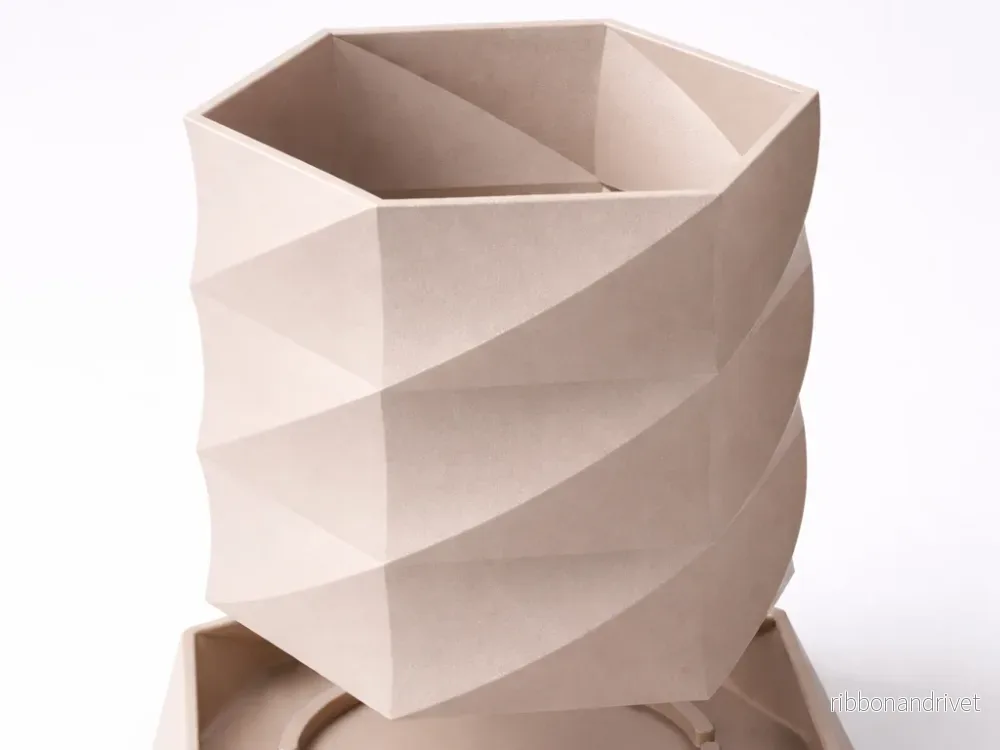 Geometrisk blomkruka vriden Geometrisk blomkruka vriden