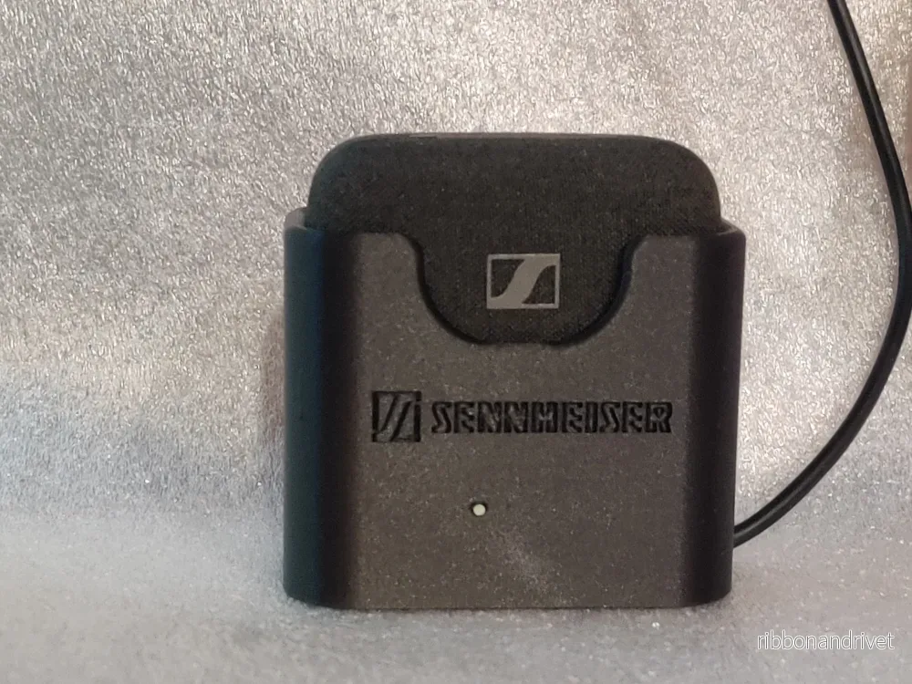Fodral till Sennheiser MOMENTUM True Wireless 4 Earbuds laddningsstation