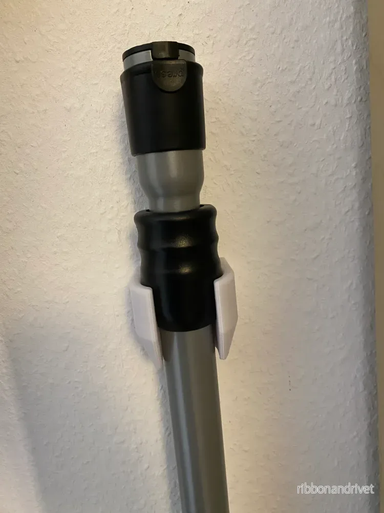 Väggfäste för Bosch Series 8 dammsugare med handtag och metallrör - Bild 2