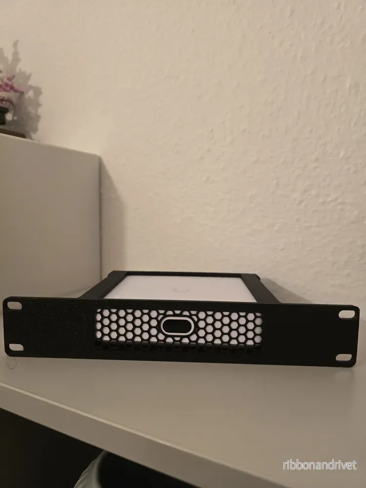 10-tums rackfästen för Unifi UCG-Ultra och UCG-Max - Bild 3