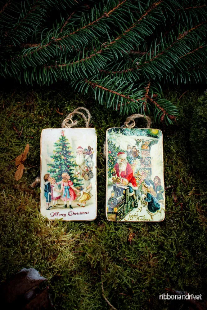 Emaljhängen med charmiga och klassiska julmotiv