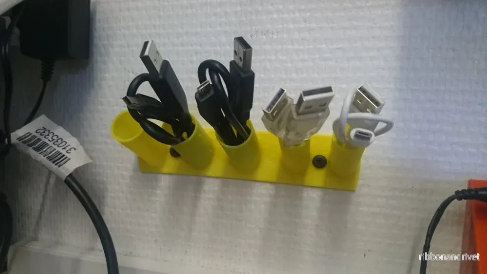 Kabelhållare för USB- och laddningskablar - Bild 2