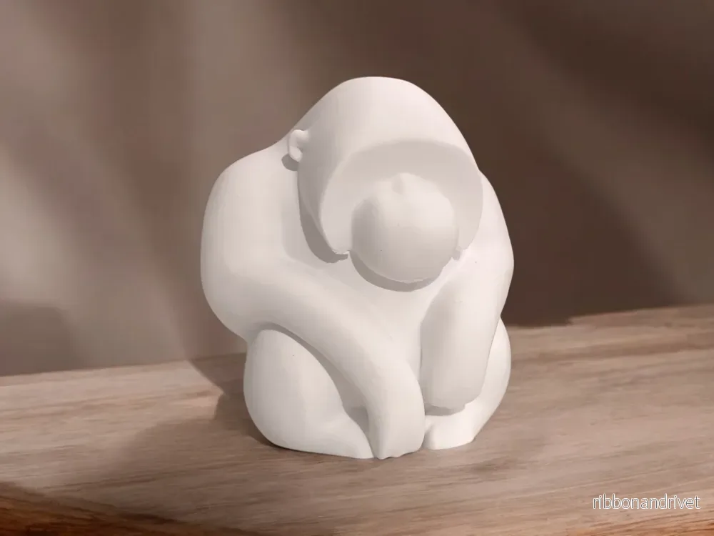 Tankfull Orangutang-skulptur till inredningen