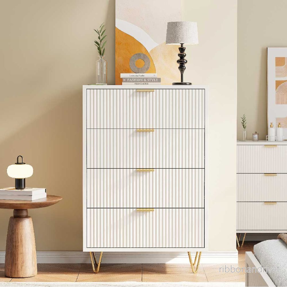 Yelenaro Byrå Vit med Guldfärgade Handtag – Skänk med 4/6 Lådor och Räfflad Design - Bild 2