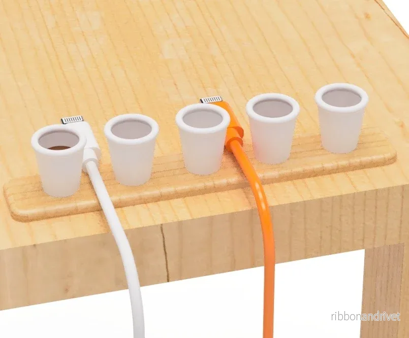 USB-kabelhållare i kaffekoppdesign USB-kabelhållare i kaffekoppdesign