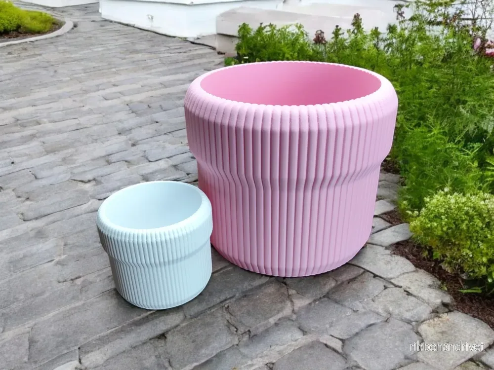 Modern räfflad blomkruka i tidlös design - Bild 2