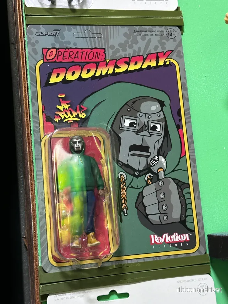 Super7 kort väggbonad