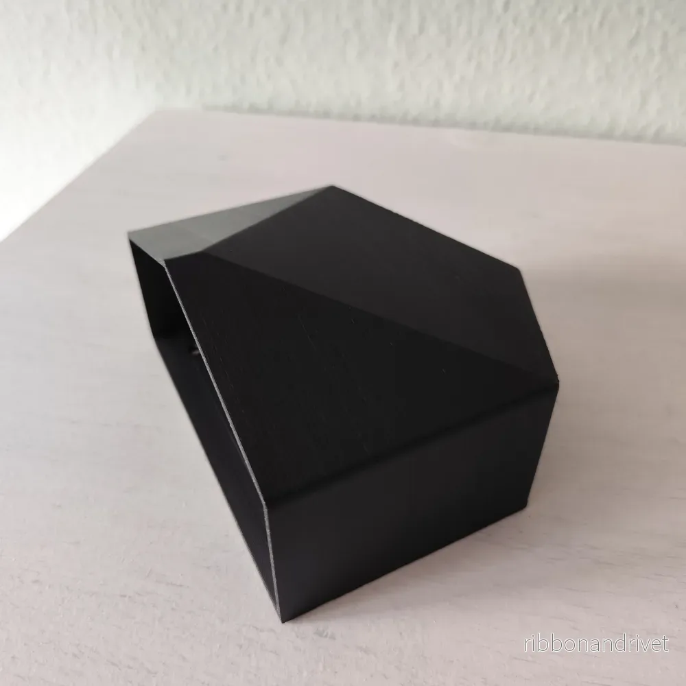 Väggmonterad low-poly krukmantel för växter - Bild 2