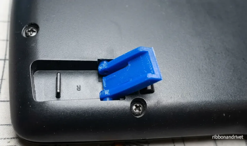 Logitech G15 V2 utfällbara tangentbordsfötter