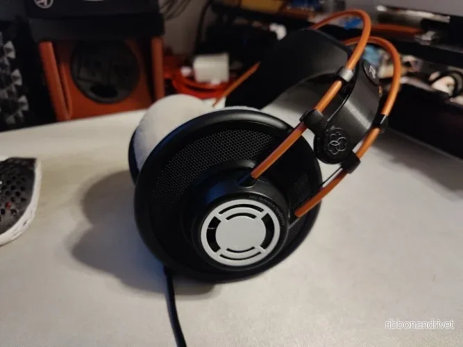 AKG Hörlursplattor med utbytbart fodral (Q701, K701, K702, K712) AKG Hörlursplattor med utbytbart fodral (Q701, K701, K702, K712)