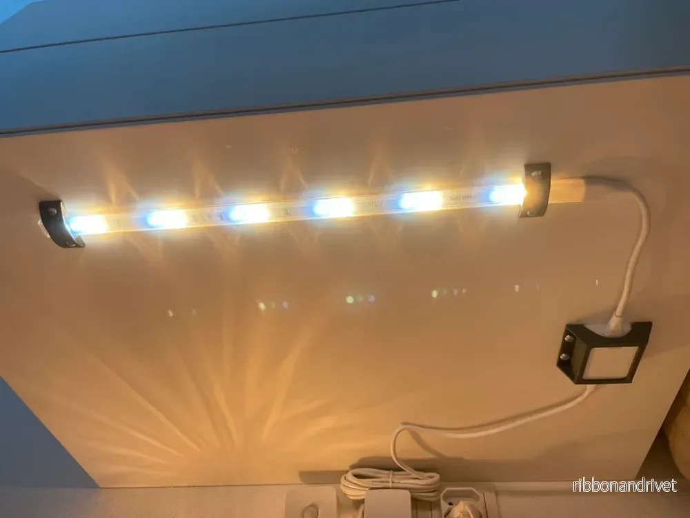 Hue-ljusremsfäste – Säker montering för Philips Hue-ljusremsor Hue-ljusremsfäste – Säker montering för Philips Hue-ljusremsor