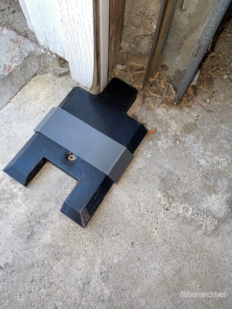 Kabelingång för garageport under dörr - Bild 2