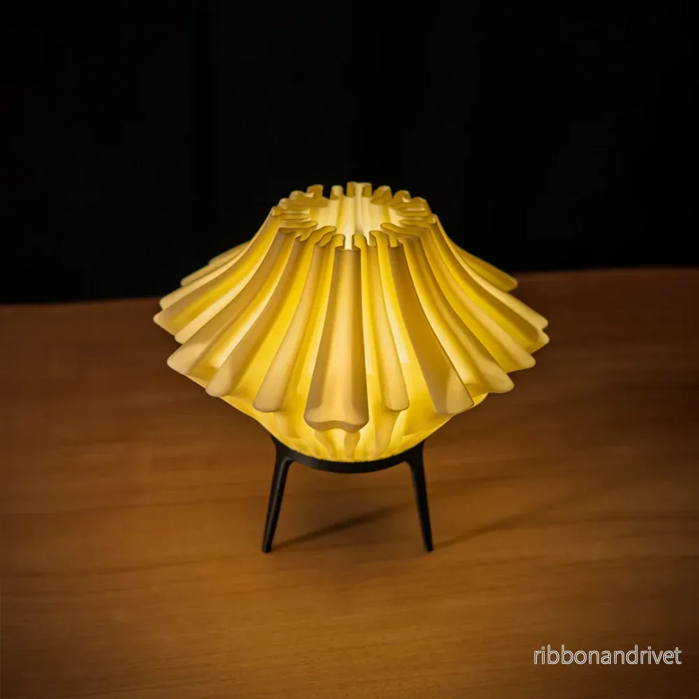 Zoan Table Lamp