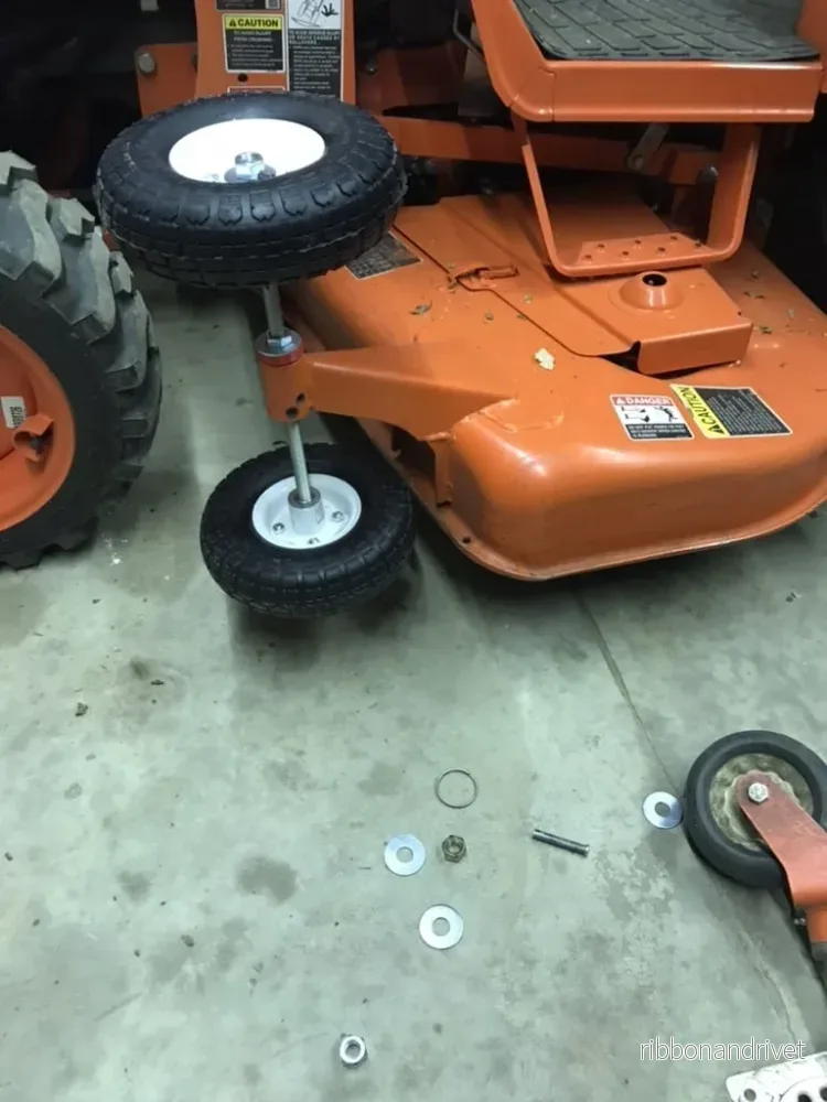 Kubota förvaringsfäste för mittmonterad gräsklippare RCK-60-30BA