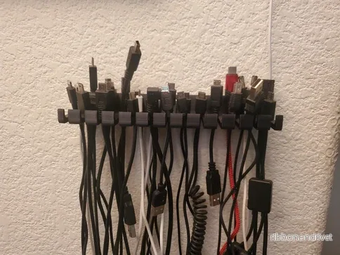 USB-kabelhållare för många kablar USB-kabelhållare för många kablar