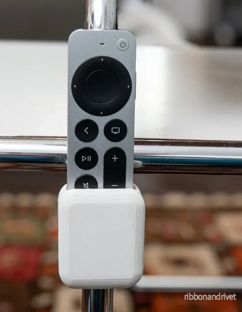 Hållare för Apple TV 4K fjärrkontroll för stålrörsmöbler