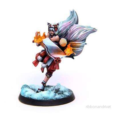 Eldfall Chronicles - Kitsune Spellmaiden Miniatyr - Bild 2