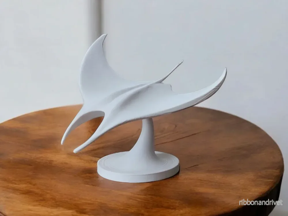 Dekorativ Manta Ray Skulptur Vit