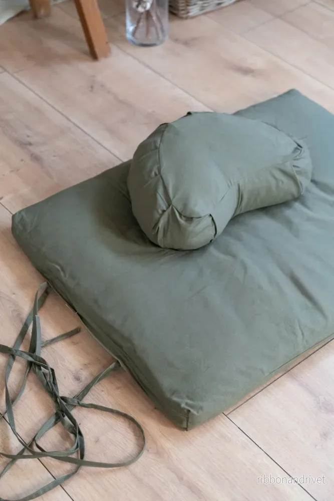 Calm Crescent Meditation Cushion - Dark Olive - Bild 2