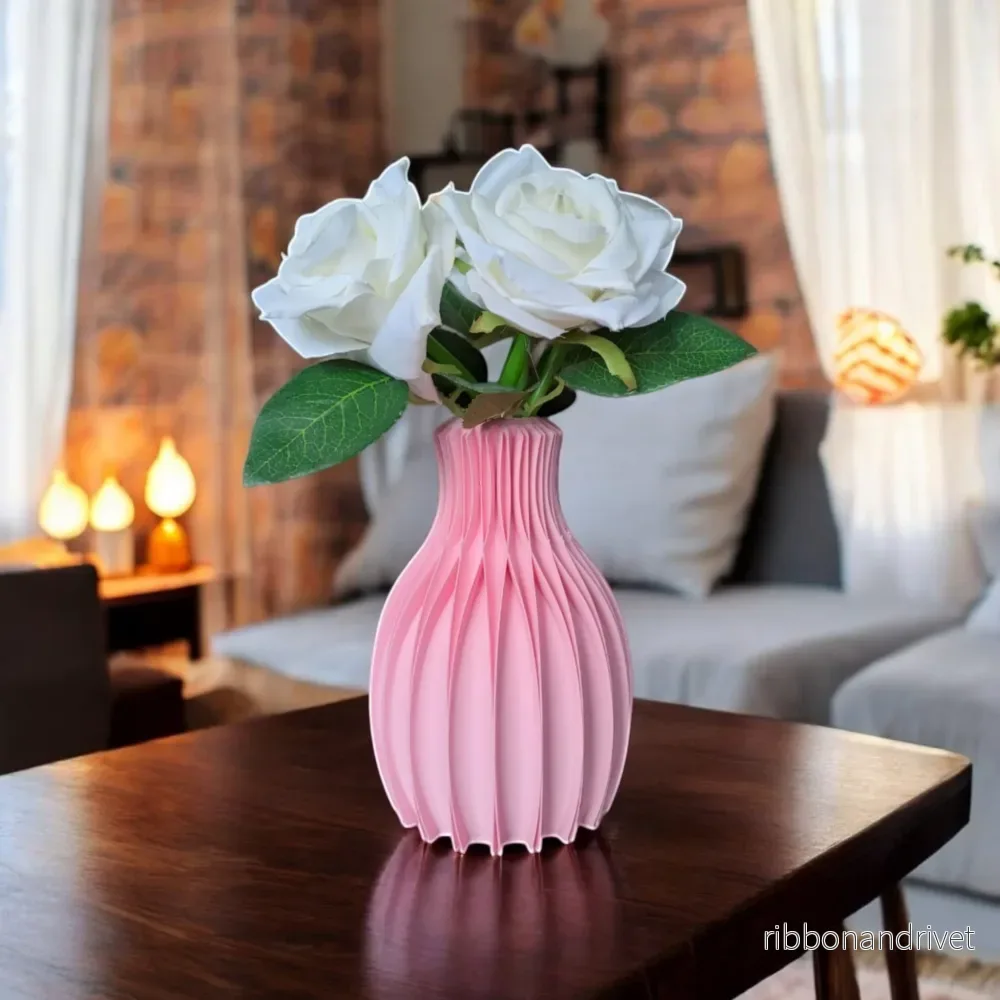 Unik facetterad vas i Sakura Pink Unik facetterad vas i Sakura Pink