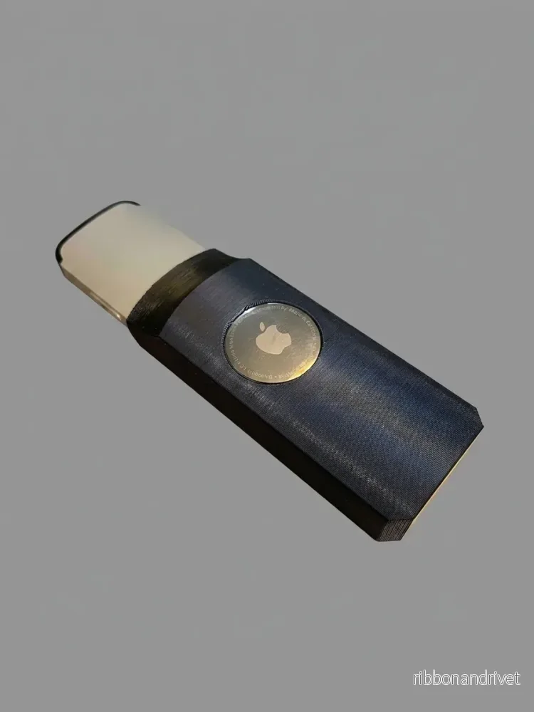 Skyddsfodral för Apple TV Siri Remote (2021) med integrerad Airtag-hållare