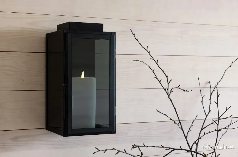 Tokyo vägglykta med färgat glas