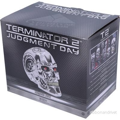 T-800 Terminator Box 18cm - Samlarfigur av hög kvalitet