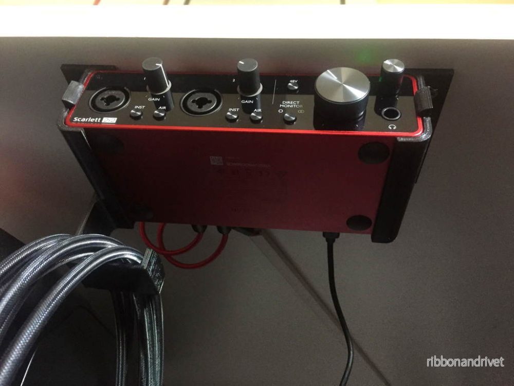Focusrite Scarlett 2i2 3:e gen Fäste med Kabelhantering (2 delar) - Bild 2