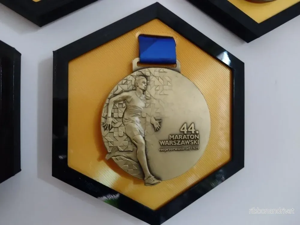 Tvåfärgad hexagonal medaljupphängning