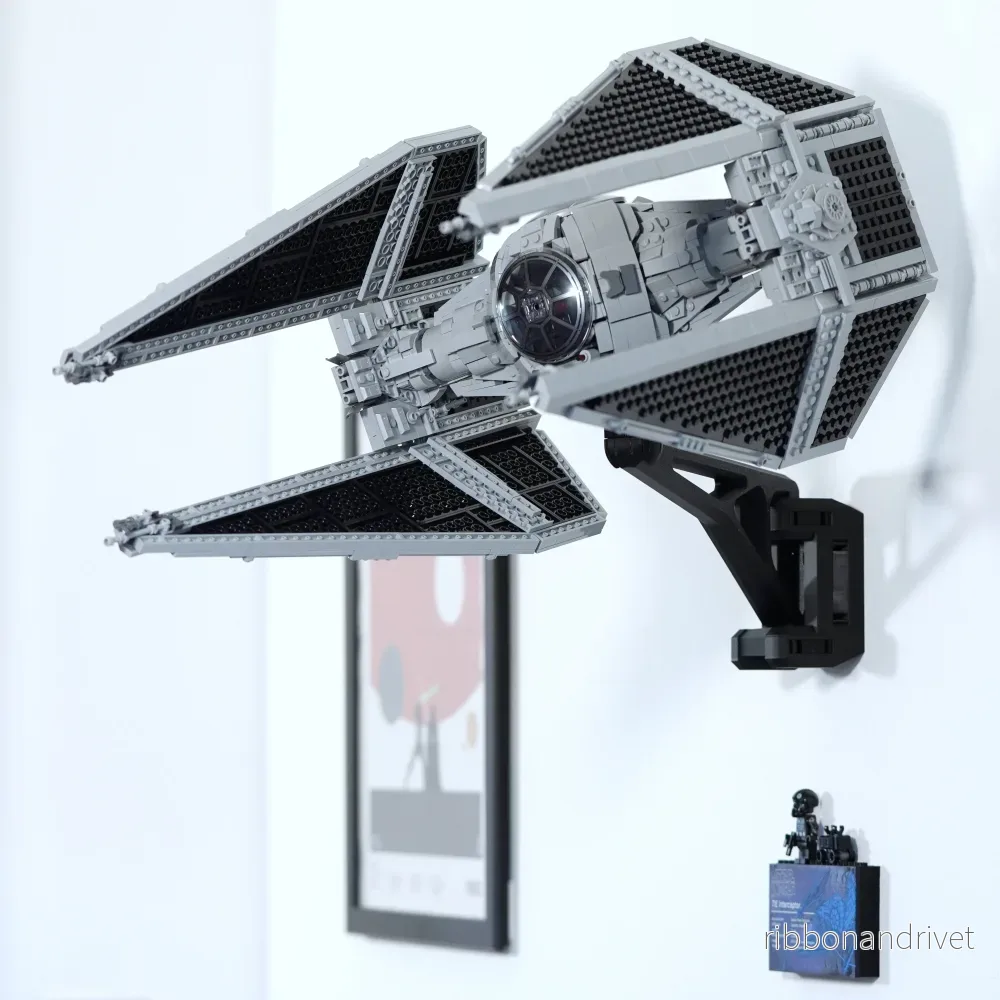 Justerbart väggfäste för UCS Tie Interceptor - Bild 2